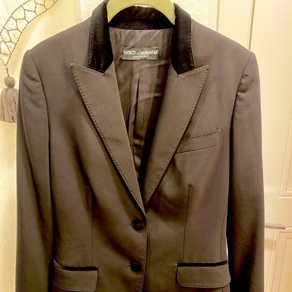 Authentic Dolce & Gabbana Black Tuxedo Blazer, sz 38 (US 4,6). Made in Italy. - Picture 1 of 11